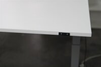 Röhr start.now | elektrisch höhenverstellbarer Schreibtisch - 120 oder 160 cm 